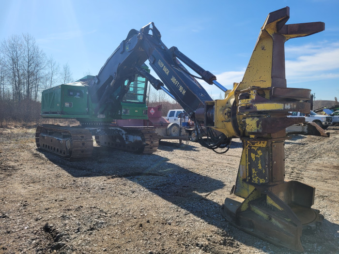 2: 2005 John Deere 853 Feller Buncher