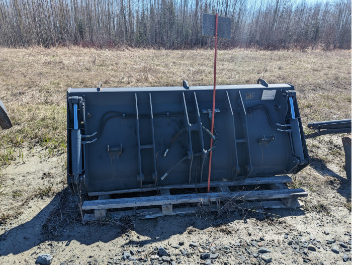 3: 2011 TEREX  BUCKET TX760B