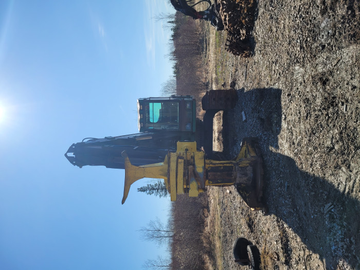 5: 2000 TimberJack 850 Feller Buncher